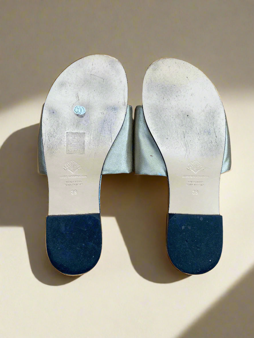 AVEC MODERATION Satin Slides UK6