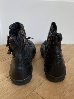 BURBERRY High Top Leather Trainers Size 39