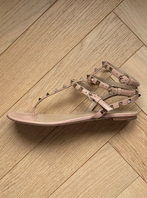 Valentino rockstud hot sale gladiator sandal